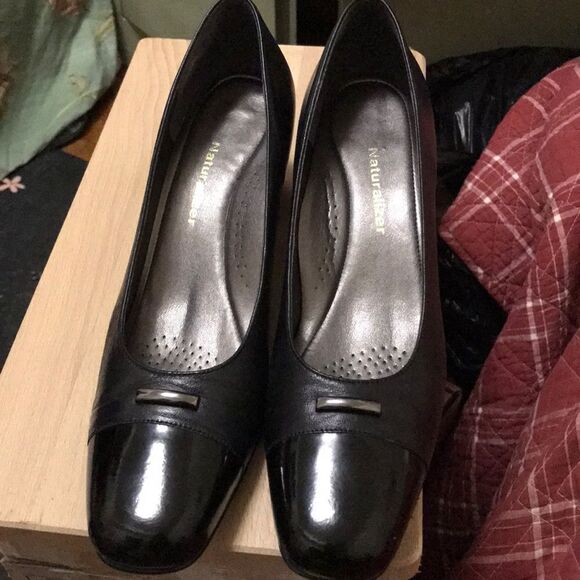 Naturalizer brand preloved pre owned good condition black heeled dress shoes - Picture 3 of 9
